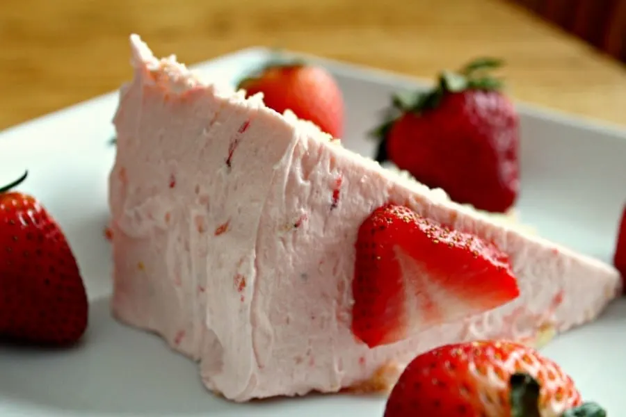 Strawberry Lemonade Frosting Recipe {So Yummy!}