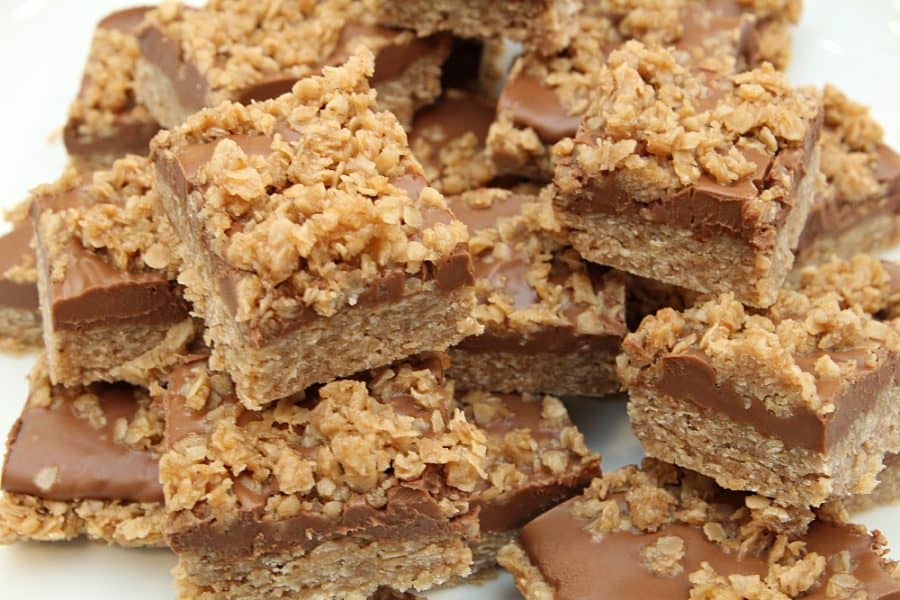 No Bake Peanut Butter Chocolate Chip Oatmeal Bars Recipe