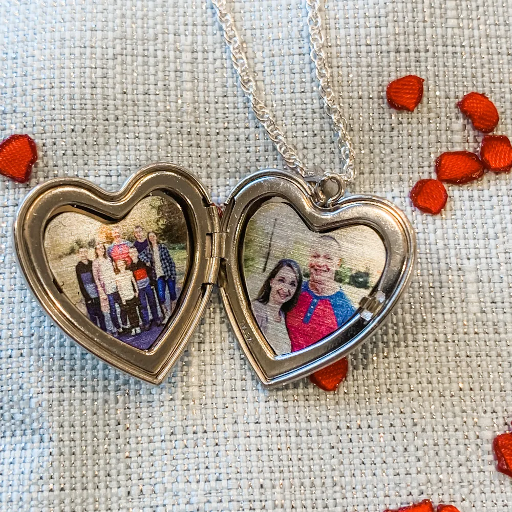 PicturesOnGold.com Custom Heart Shaped Locket Giveaway