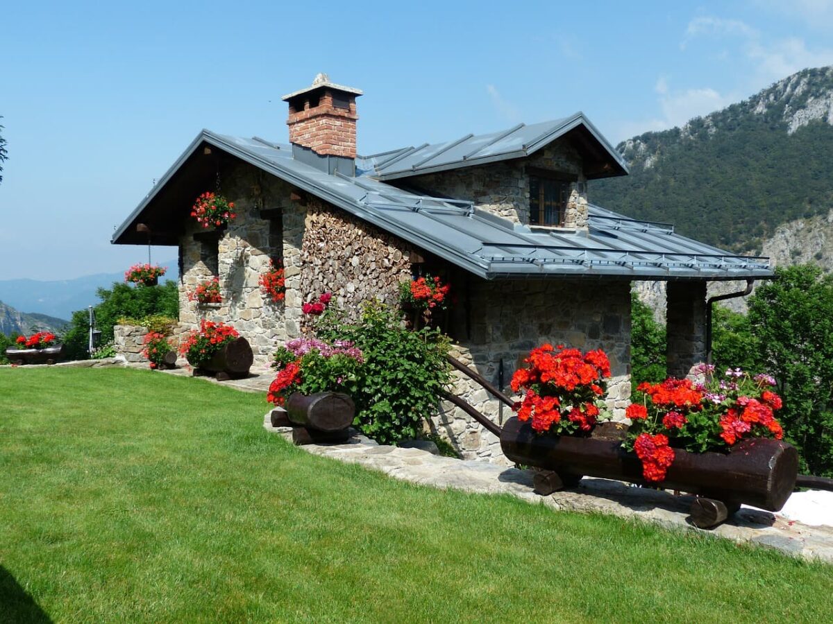 flower landscaping - Top 11 Ways To Add Curb Appeal To Your Home