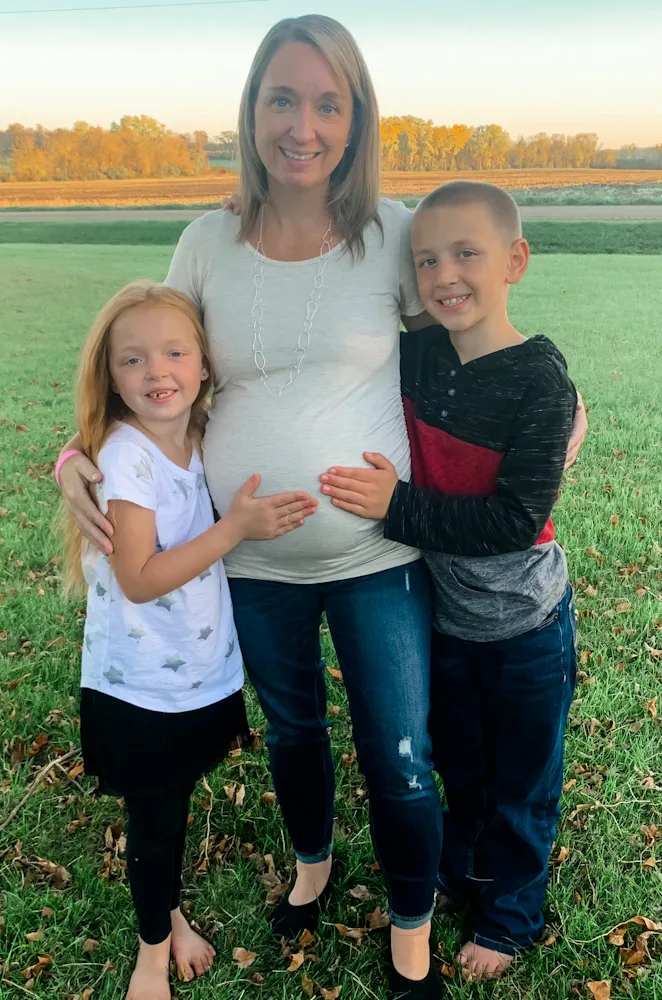 pregnant mom w/kids - Pink Blush Maternity Review - Be In The Photo!